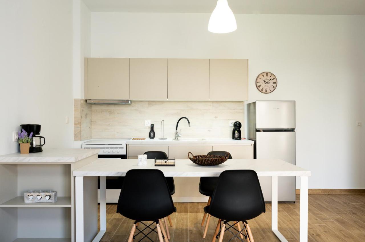 Valentina'S Apartments อาเยีย เปลาเยีย ภายนอก รูปภาพ