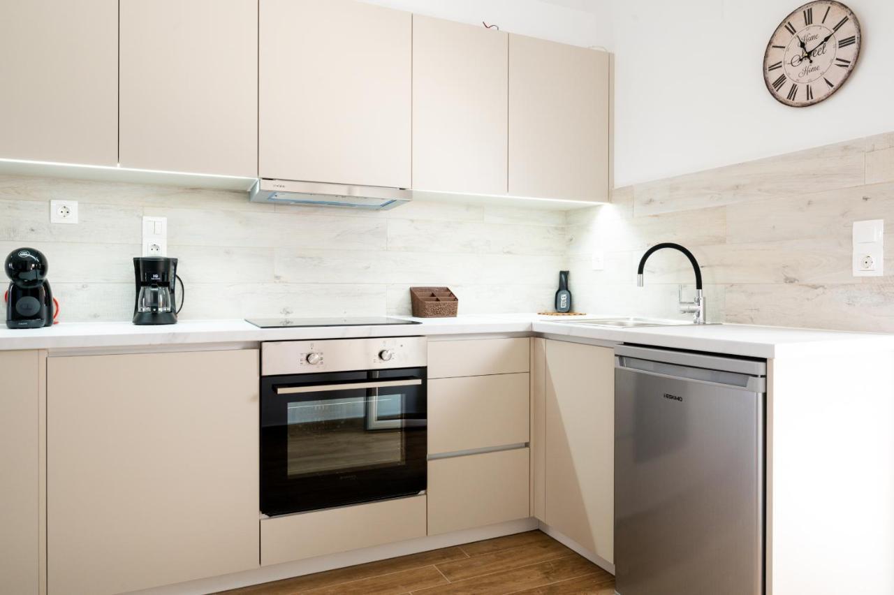 Valentina'S Apartments อาเยีย เปลาเยีย ภายนอก รูปภาพ