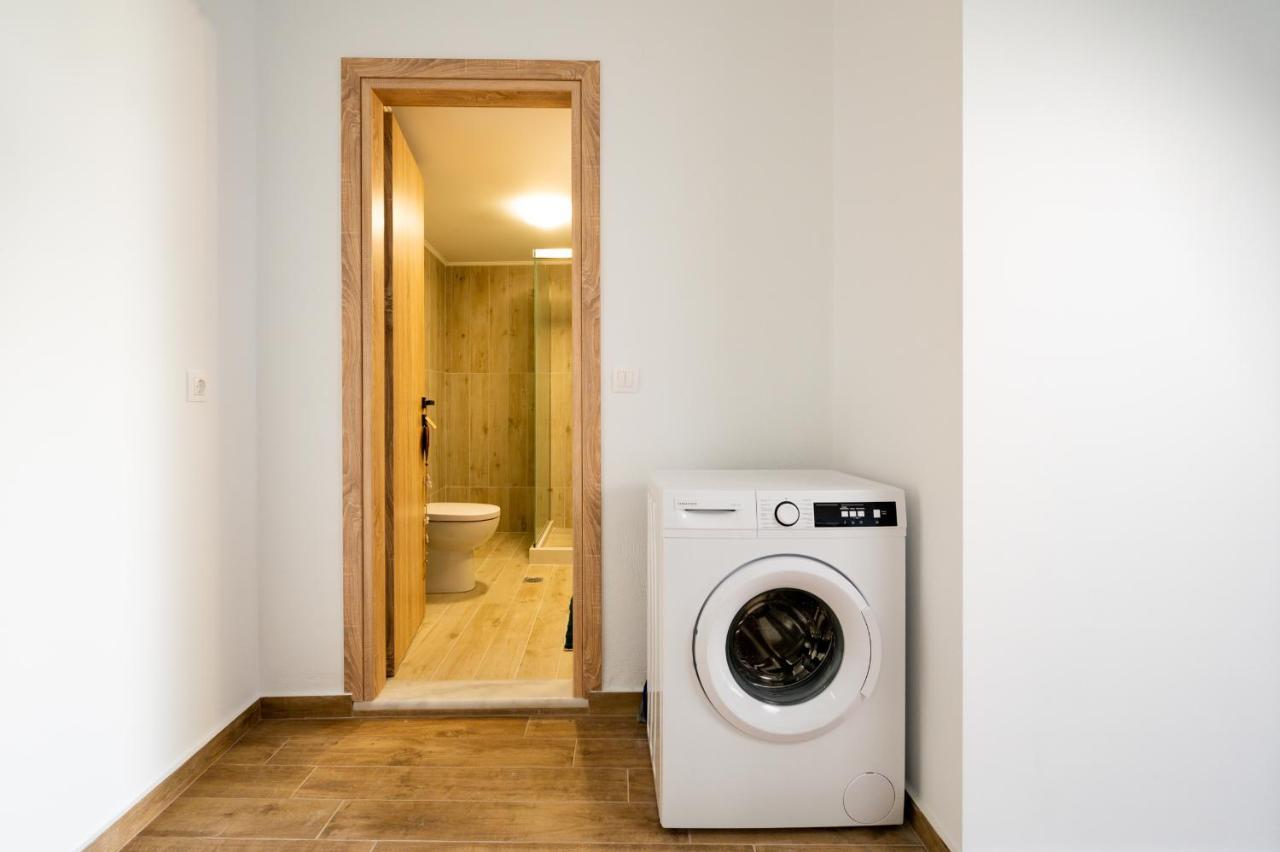 Valentina'S Apartments อาเยีย เปลาเยีย ภายนอก รูปภาพ