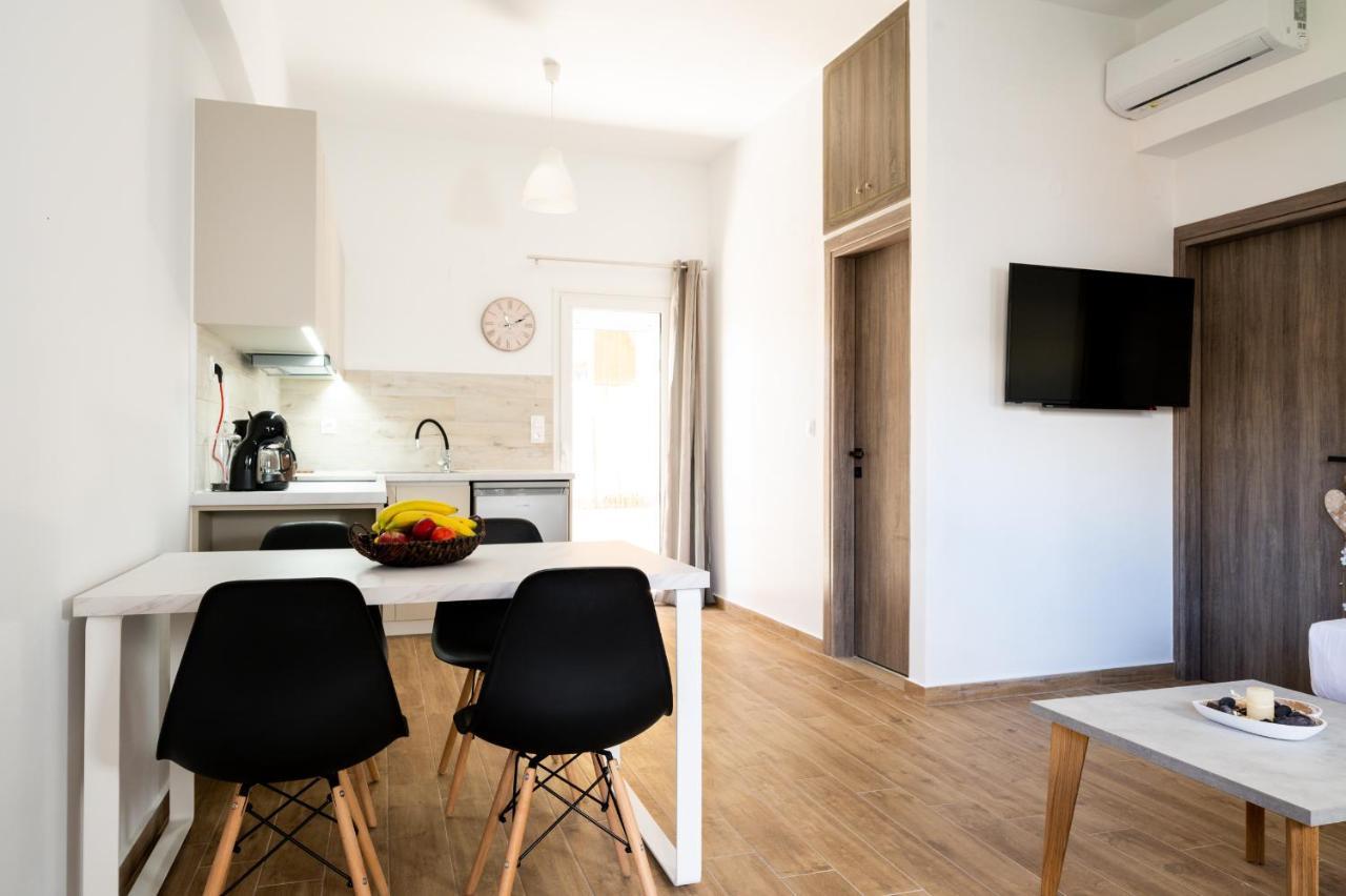Valentina'S Apartments อาเยีย เปลาเยีย ภายนอก รูปภาพ