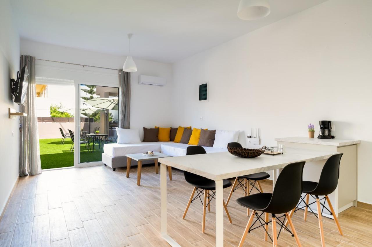 Valentina'S Apartments อาเยีย เปลาเยีย ภายนอก รูปภาพ